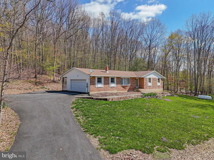 138 Darcy Dr, Saylorsburg, PA 18353 - #2