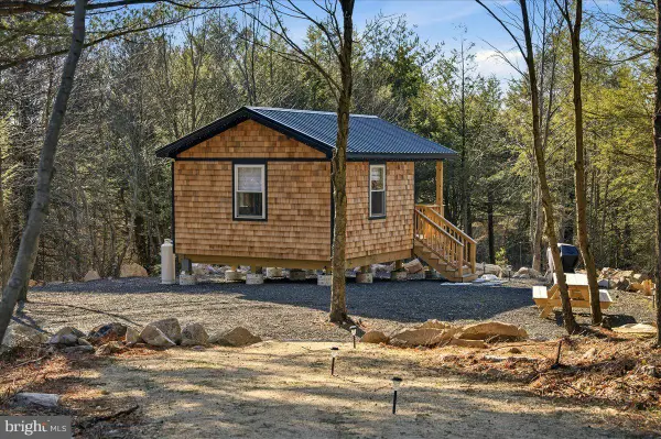 0 Co Line & Lr 45052, KUNKLETOWN, PA 18058