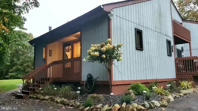 15 Ski Side Ct, Tannersville, PA 18372 - #1