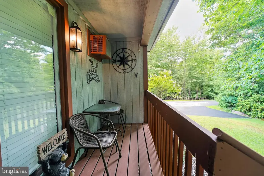 15 Ski Side Ct, Tannersville, PA 18372 - #3