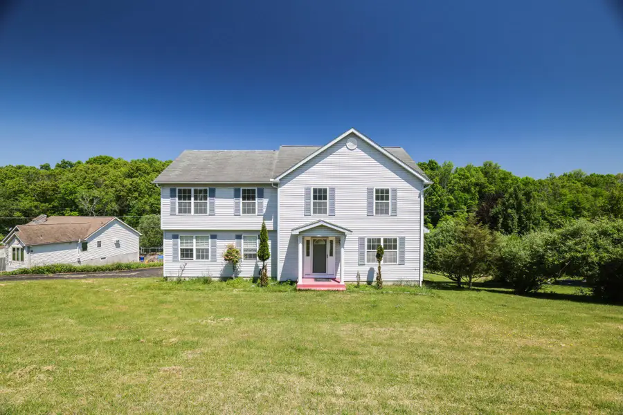 302 Rustic Dr, East Stroudsburg, PA 18302 - #2