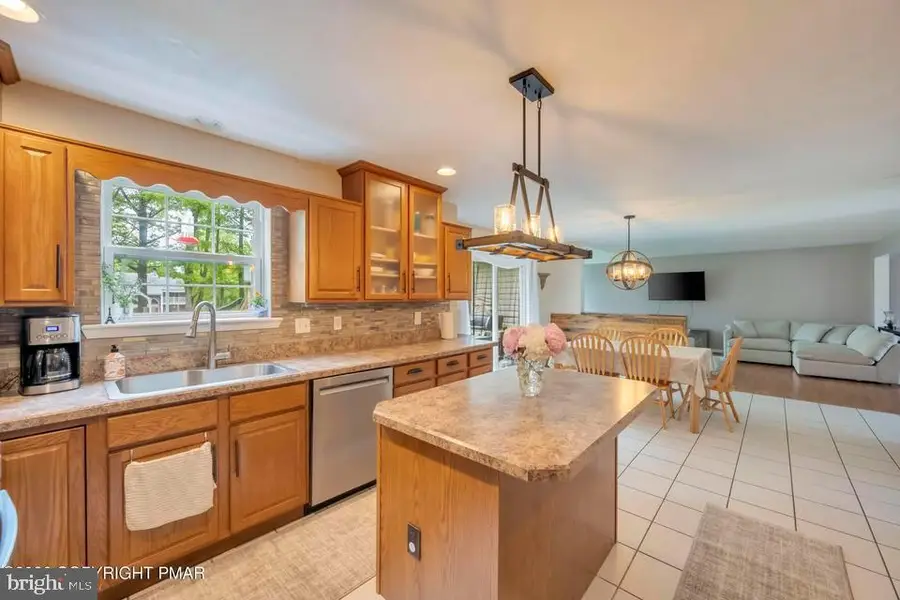 194 Tumbleweed Dr, Effort, PA 18330 - #3