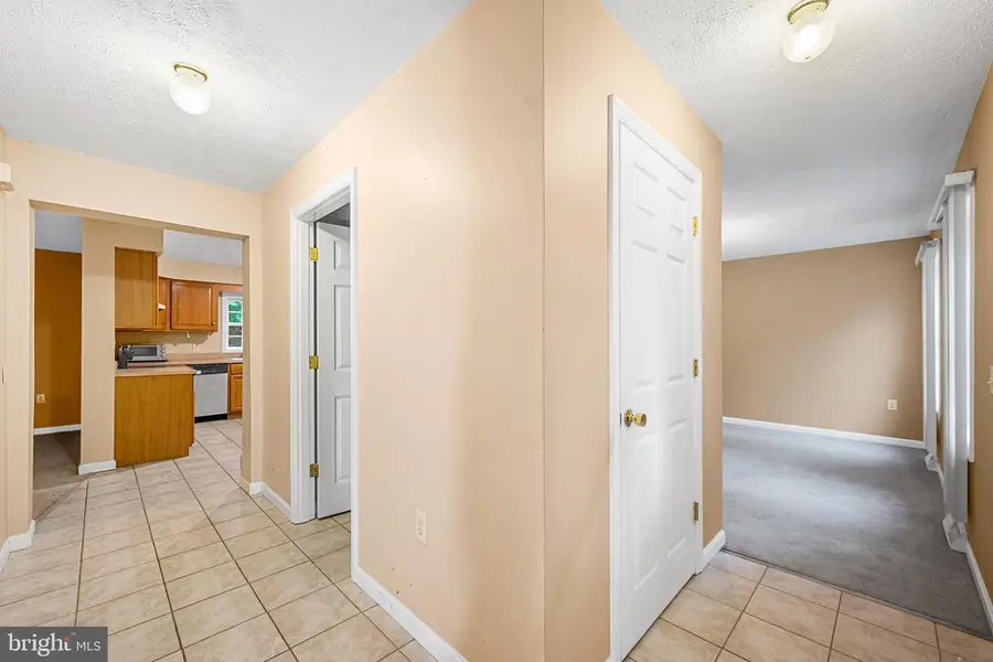 313 Lower Lakeview Dr, East Stroudsburg, PA 18302 - #3