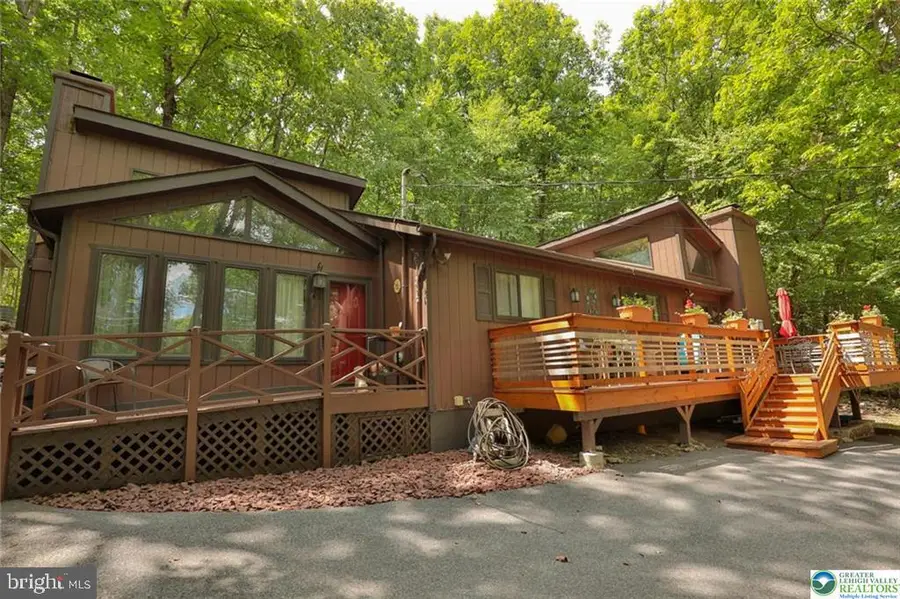 2114 Lansdale Dr, East Stroudsburg, PA 18301 - #2