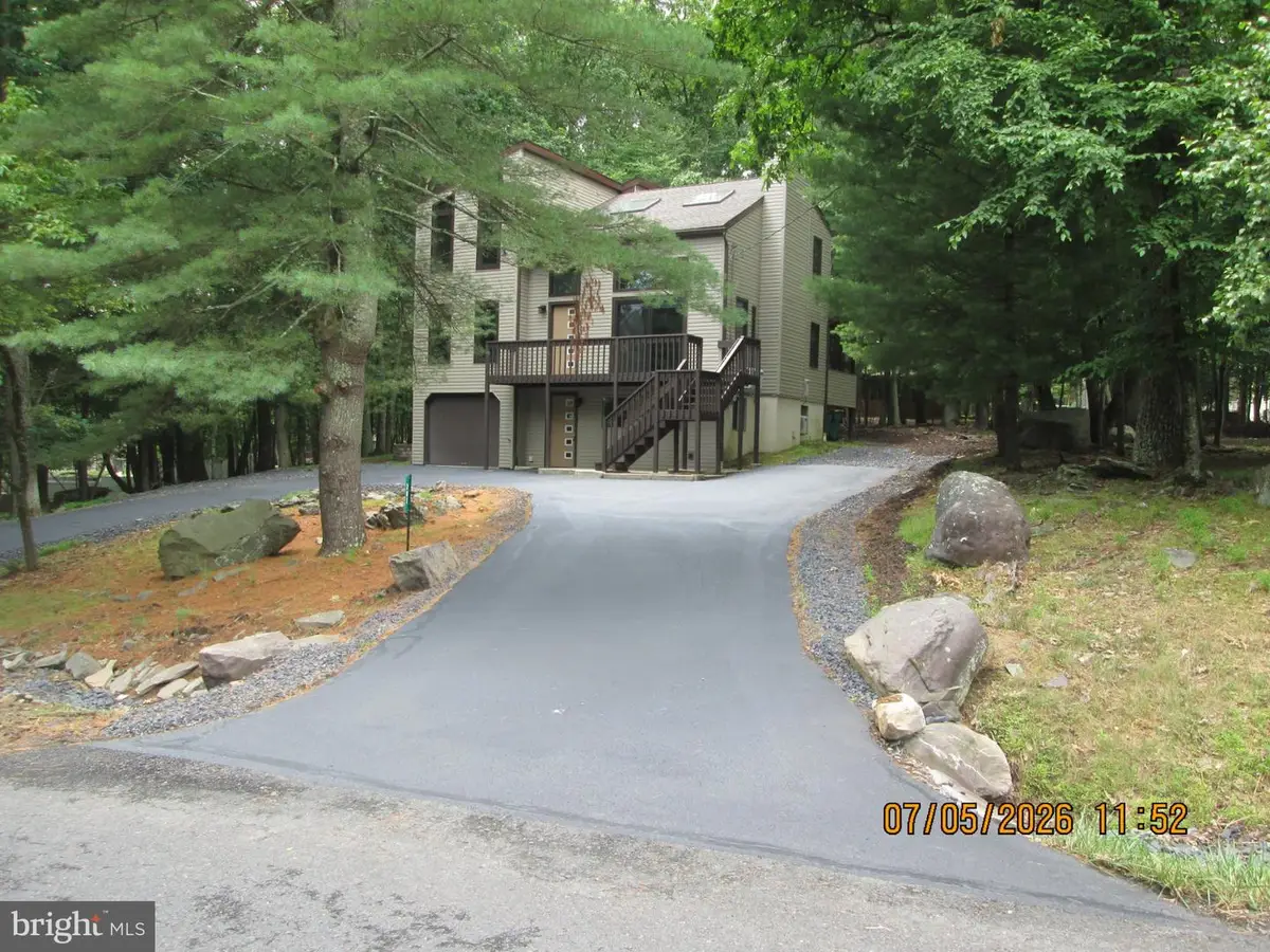 207 Somerset Dr, East Stroudsburg, PA 18301 - #1