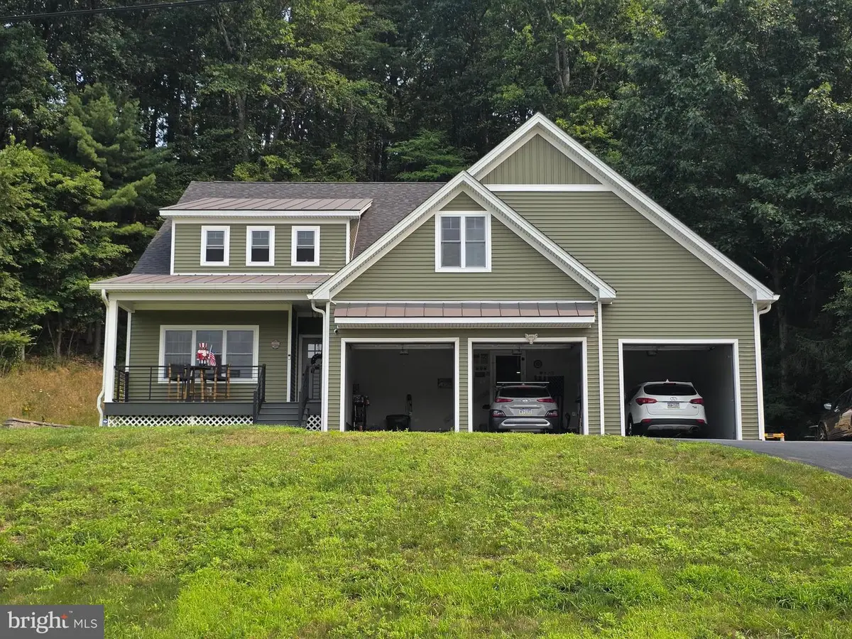 165 W Hills Dr, Stroudsburg, PA 18360 - #1