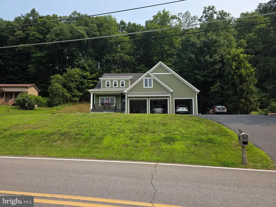 165 W Hills Dr, Stroudsburg, PA 18360 - #3