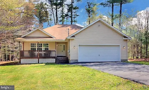 120 Woodbury Dr, BLAKESLEE, PA 18610