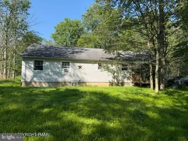 141 High Country Dr, BLAKESLEE, PA 18610