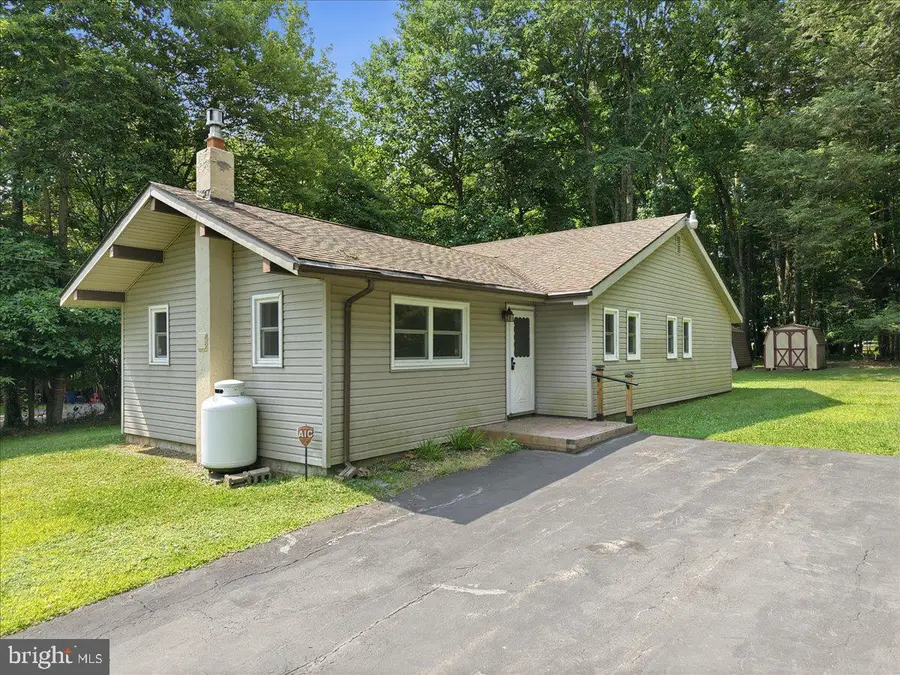 118 Wild Cherry Rd, East Stroudsburg, PA 18301 - #2