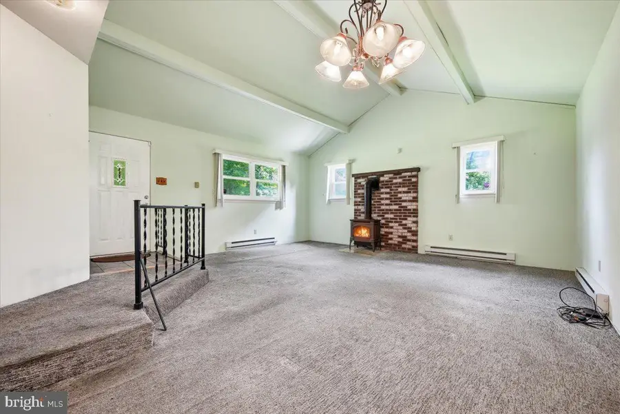 118 Wild Cherry Rd, East Stroudsburg, PA 18301 - #3