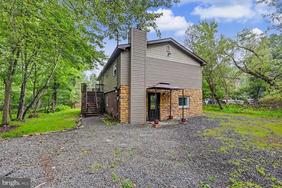 389 Clearview Dr, Long Pond, PA 18334 - #3