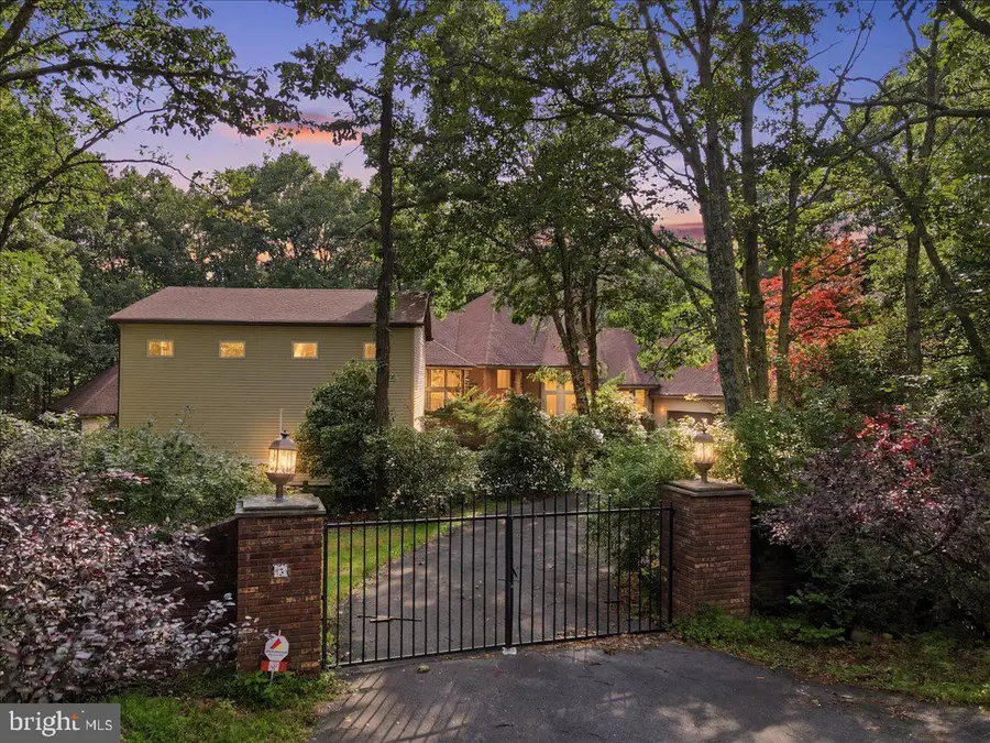 144 Ladderback Ln, Cresco, PA 18326 - #2