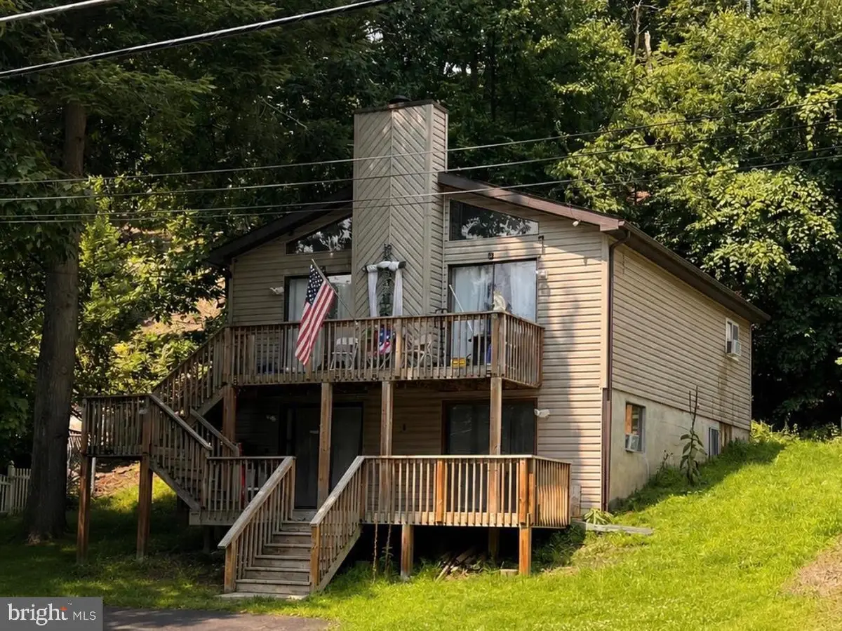 2368 Woodcrest Dr, East Stroudsburg, PA 18302 - #1