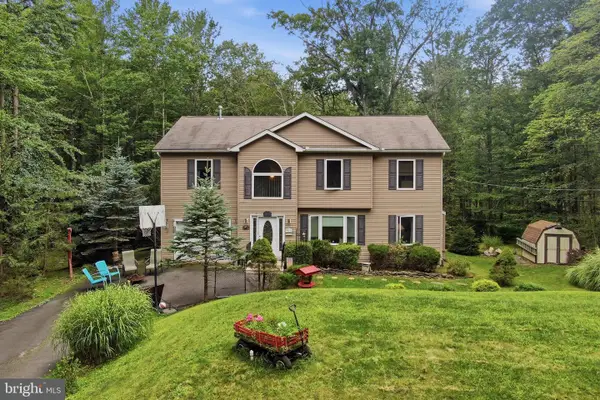 110 Aaron Dr, POCONO LAKE, PA 18347