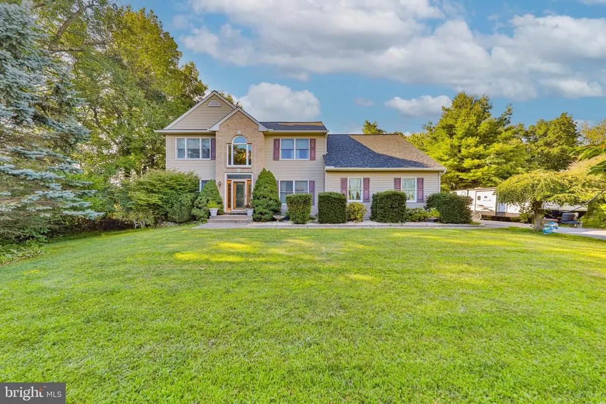 4132 Crest Dr, Stroudsburg, PA 18360 - #1