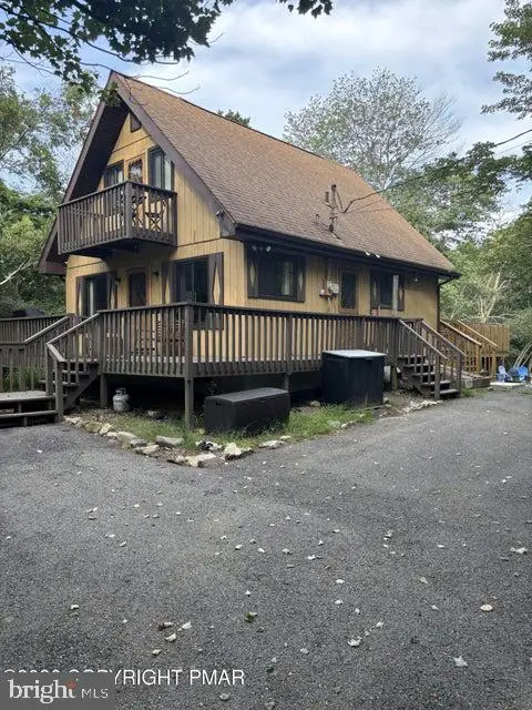 278 Cedar Dr, LONG POND, PA 18334