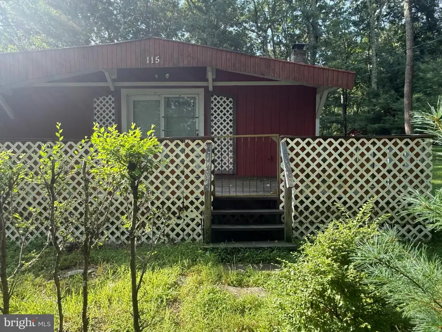 1222 Valley Dr, East Stroudsburg, PA 18302 - #3
