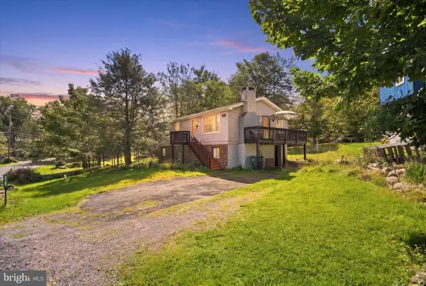 2260 Whippoorwill Dr, TOBYHANNA, PA 18466