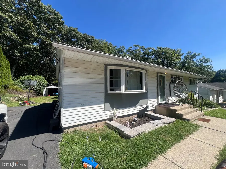 5 Oak St, Mount Pocono, PA 18344 - #2