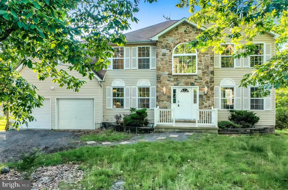 3334 Stonehenge Dr, East Stroudsburg, PA 18301 - #1