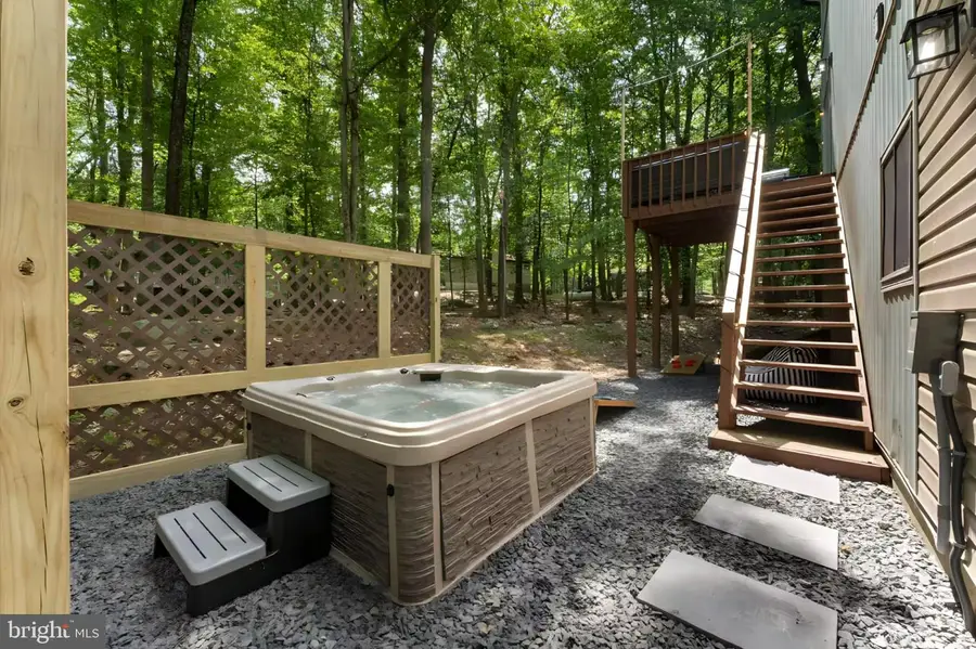 141 Clover Ln, East Stroudsburg, PA 18301 - #2