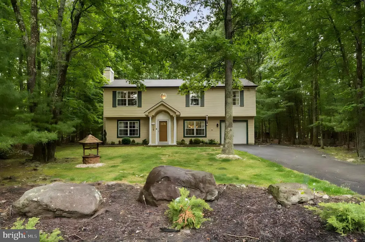 4113 Ashwood Ln, East Stroudsburg, PA 18301 - #1