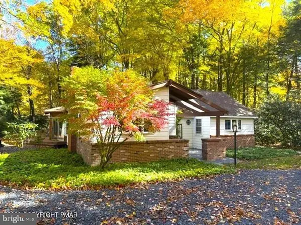 1873 Sullivan Trl, TANNERSVILLE, PA 18372