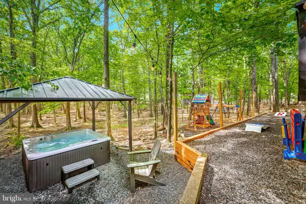 209 Summerton Cir, EAST STROUDSBURG, PA 18301