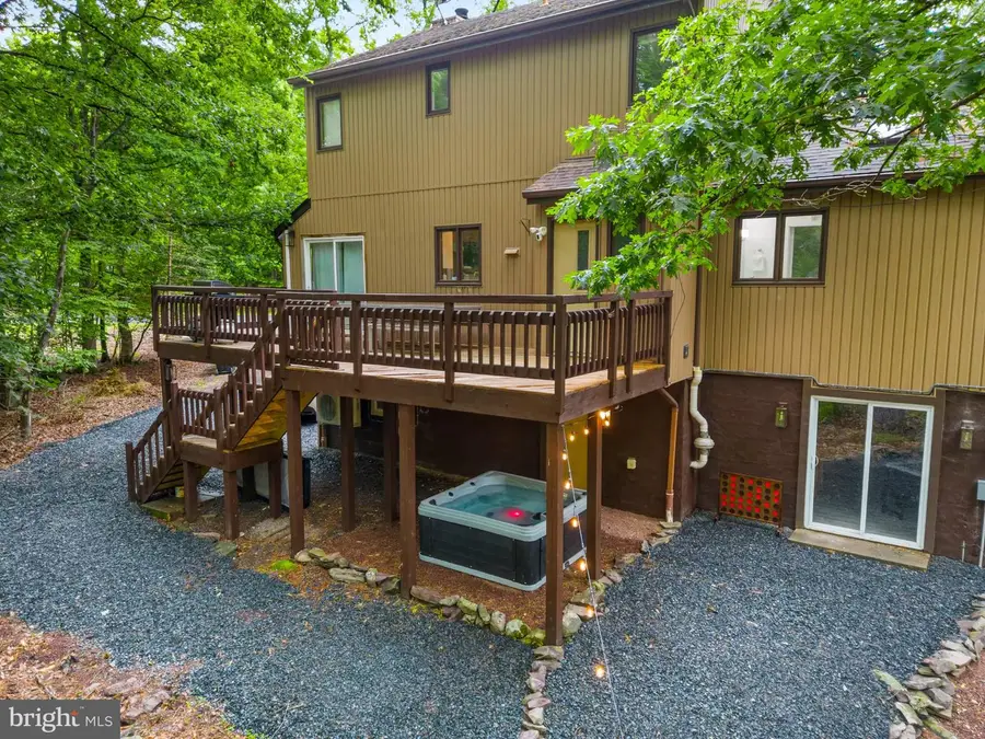 3250 Greenbriar Dr, East Stroudsburg, PA 18301 - #2