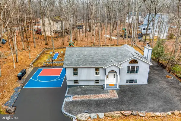 3317 Greenbriar Dr, EAST STROUDSBURG, PA 18301