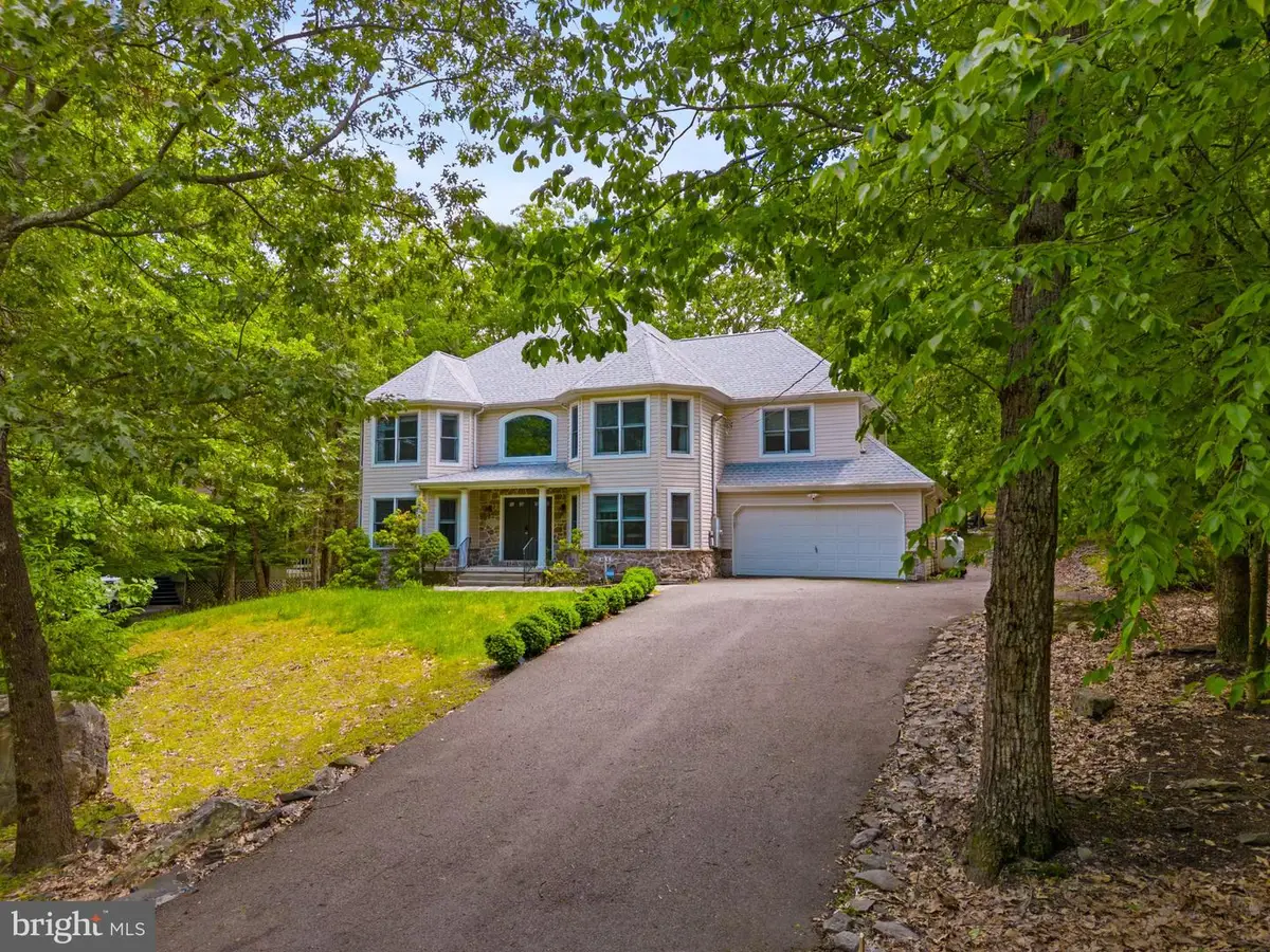 4129 Sycamore Ln, East Stroudsburg, PA 18301 - #1