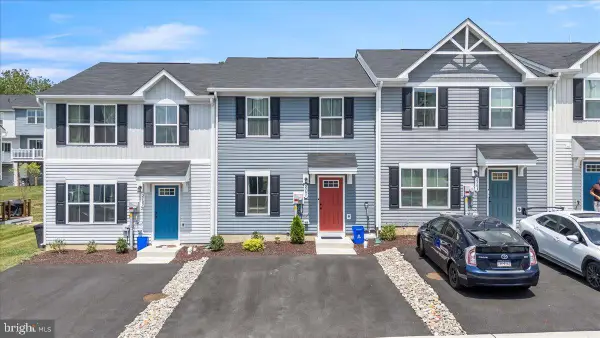 2105 Cross Country Rd, NORTHAMPTON, PA 18067