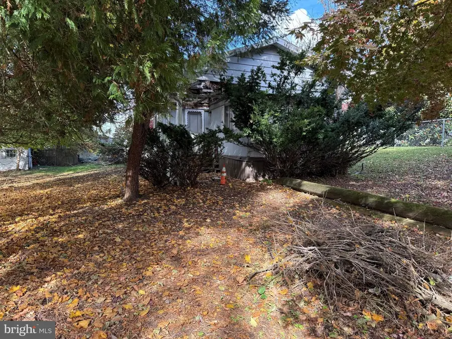 1975 Herbert Ave, Hellertown, PA 18055 - Image #2