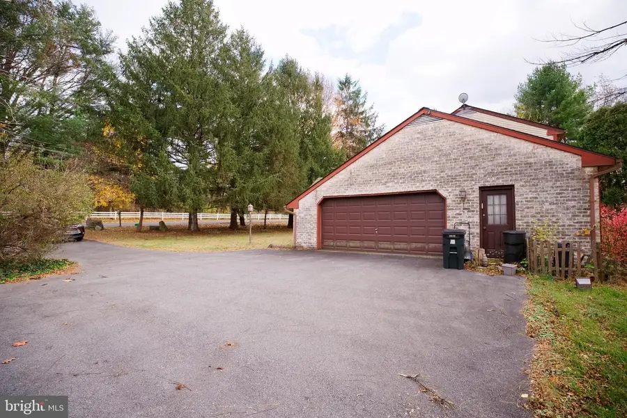 2713 Center St, Bethlehem, PA 18017 - Image #2