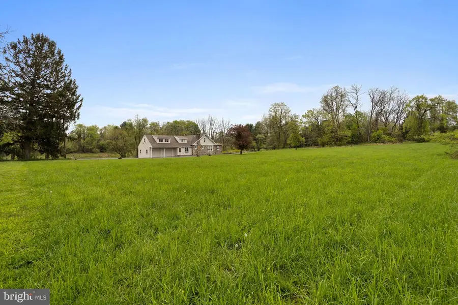 1790 Friedensville Rd, Bethlehem, PA 18015 - Image #2