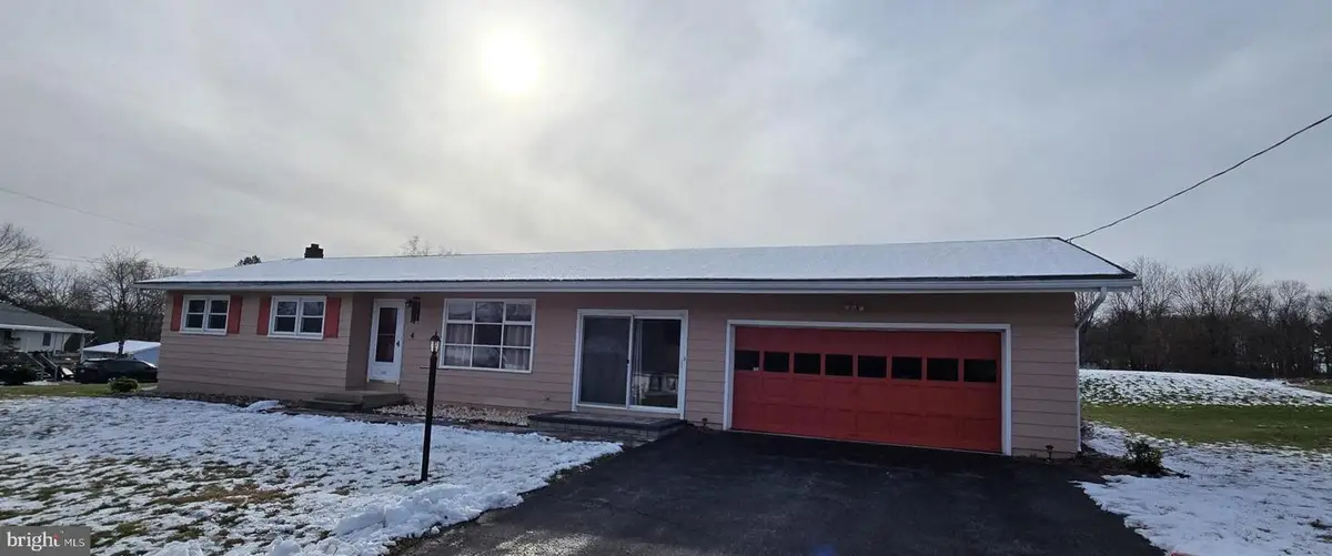 315 Long Lane Rd, Walnutport, PA 18088 - Image #1