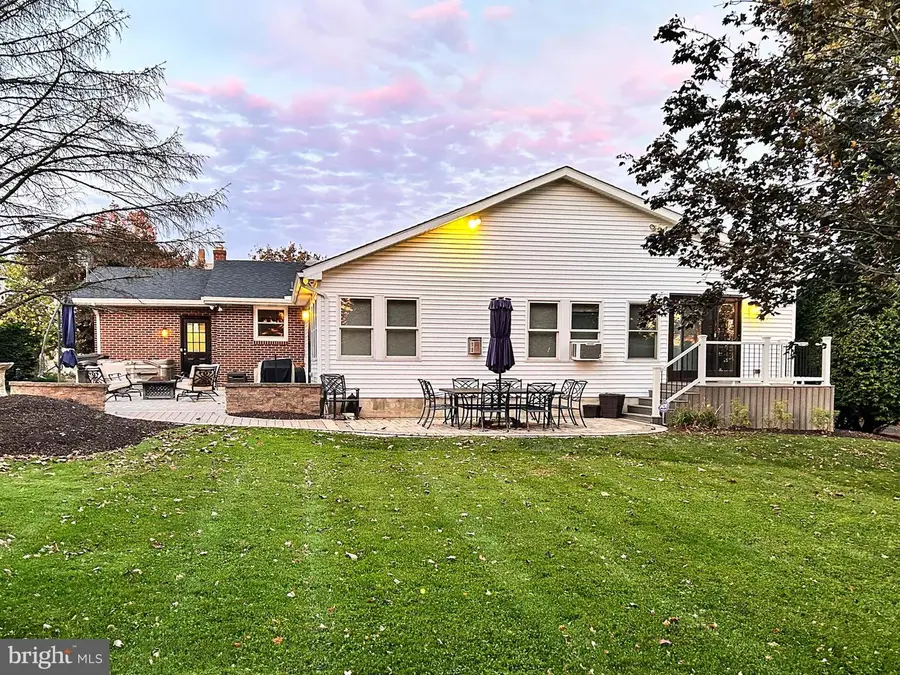 345 S Whitfield St, Nazareth, PA 18064 - Image #2