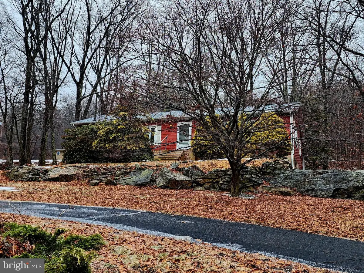 939 Constitution Ave, Pen Argyl, PA 18072 - #1