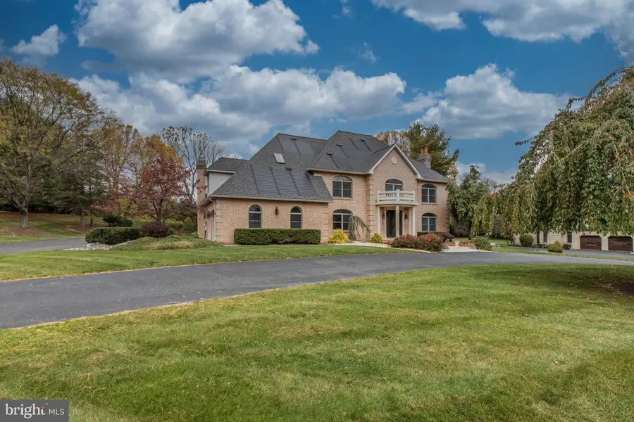 3685 Manor Rd, Bethlehem, PA 18020 - #3