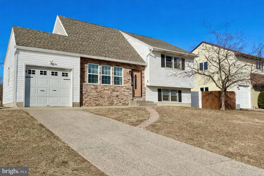 3041 Hermitage Ave, Easton, PA 18045 - #2