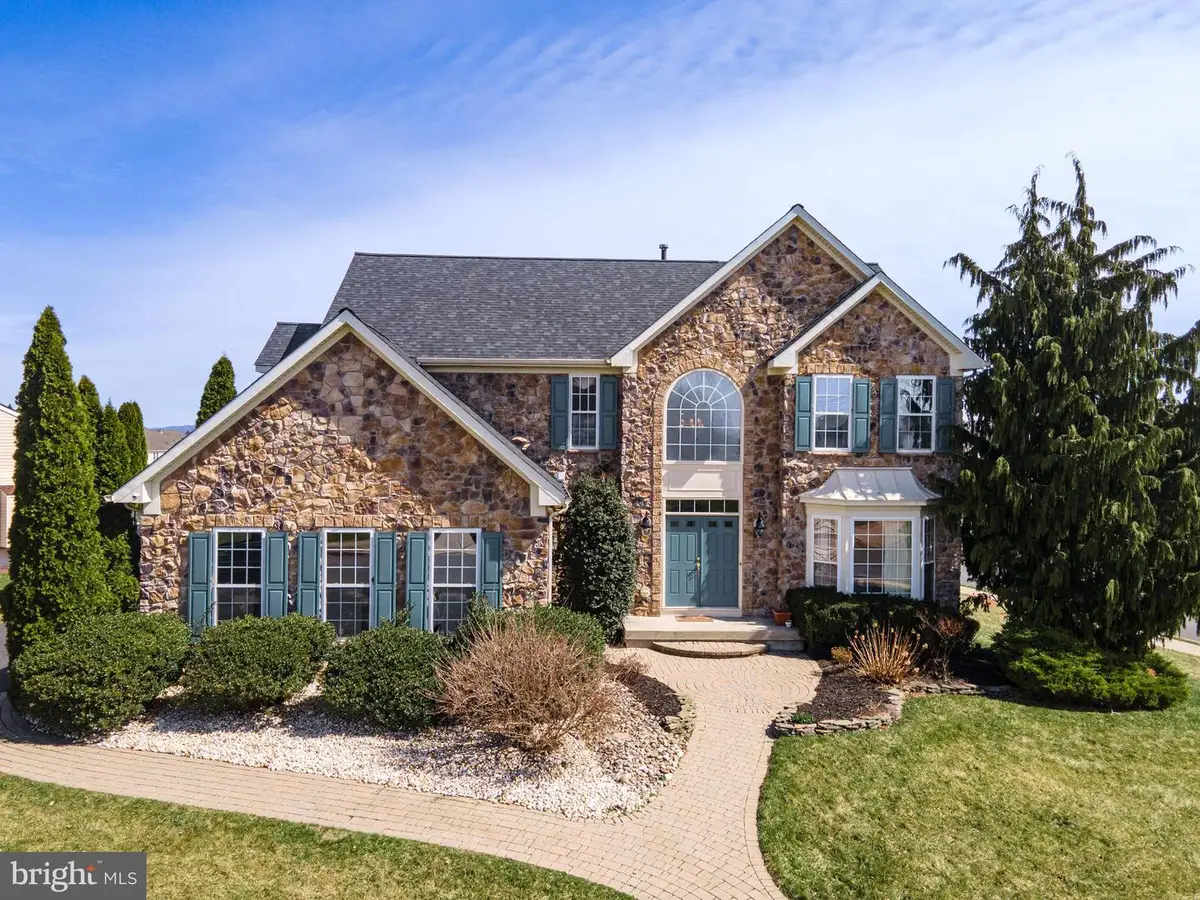 7 Lower Way Rd, Easton, PA 18045 - #1
