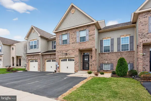 4487 Elmwood Dr, NAZARETH, PA 18064