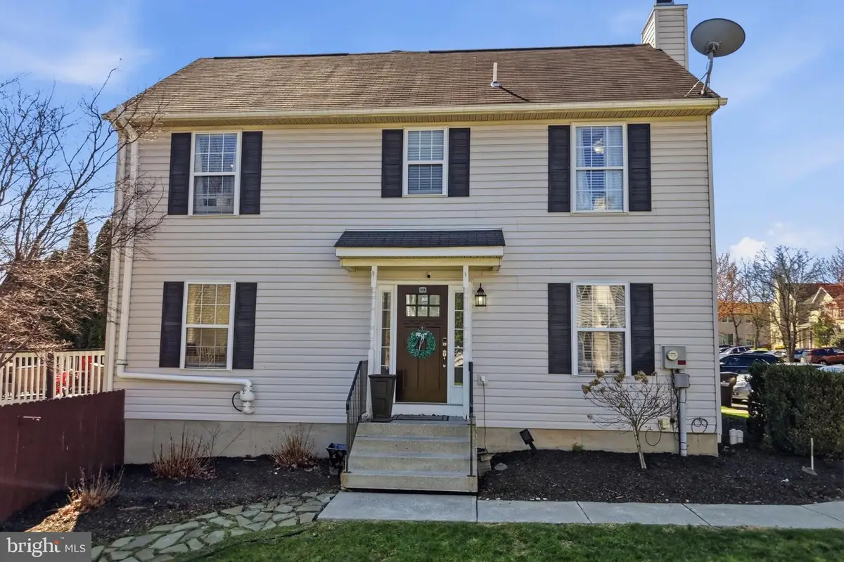 955 Ramblewood Ln, Bethlehem, PA 18017 - #1