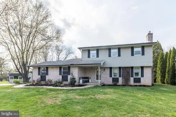 680 Hope Dr, NAZARETH, PA 18064