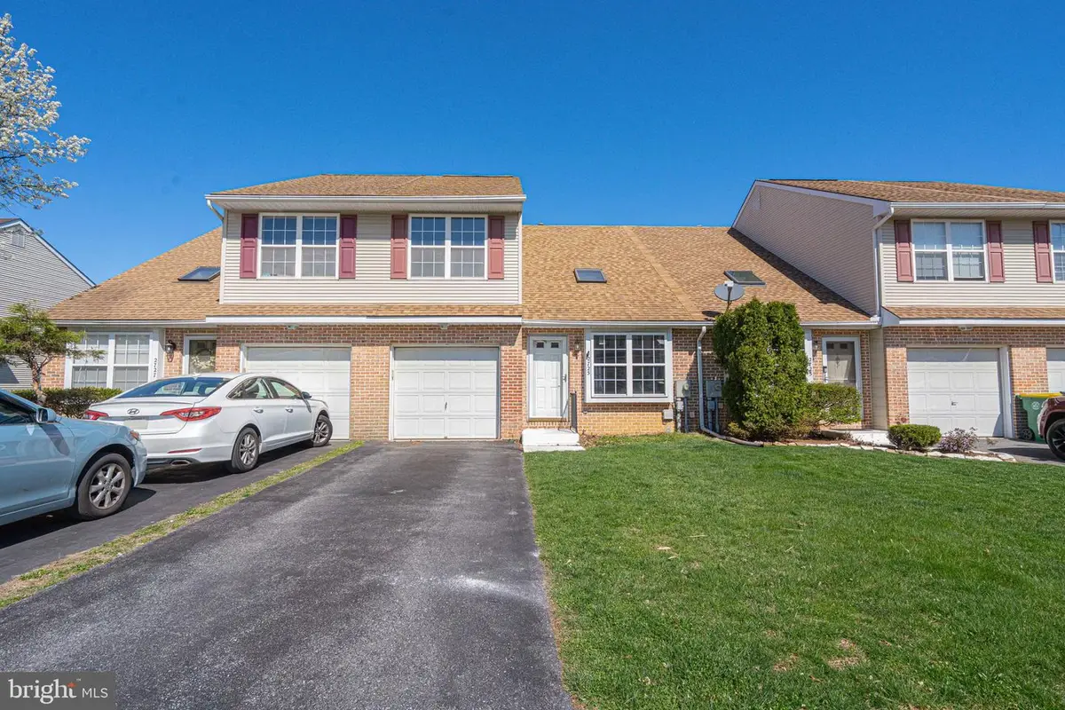 2725 Victoria Ln, Easton, PA 18045 - #1