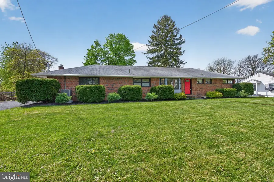 141 Siegfried Ave, Nazareth, PA 18064 - #3