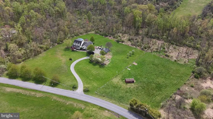 725 Buttermilk Rd, Hellertown, PA 18055 - #3
