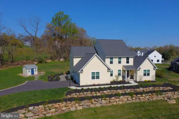 2645 Longridge Dr, HELLERTOWN, PA 18055