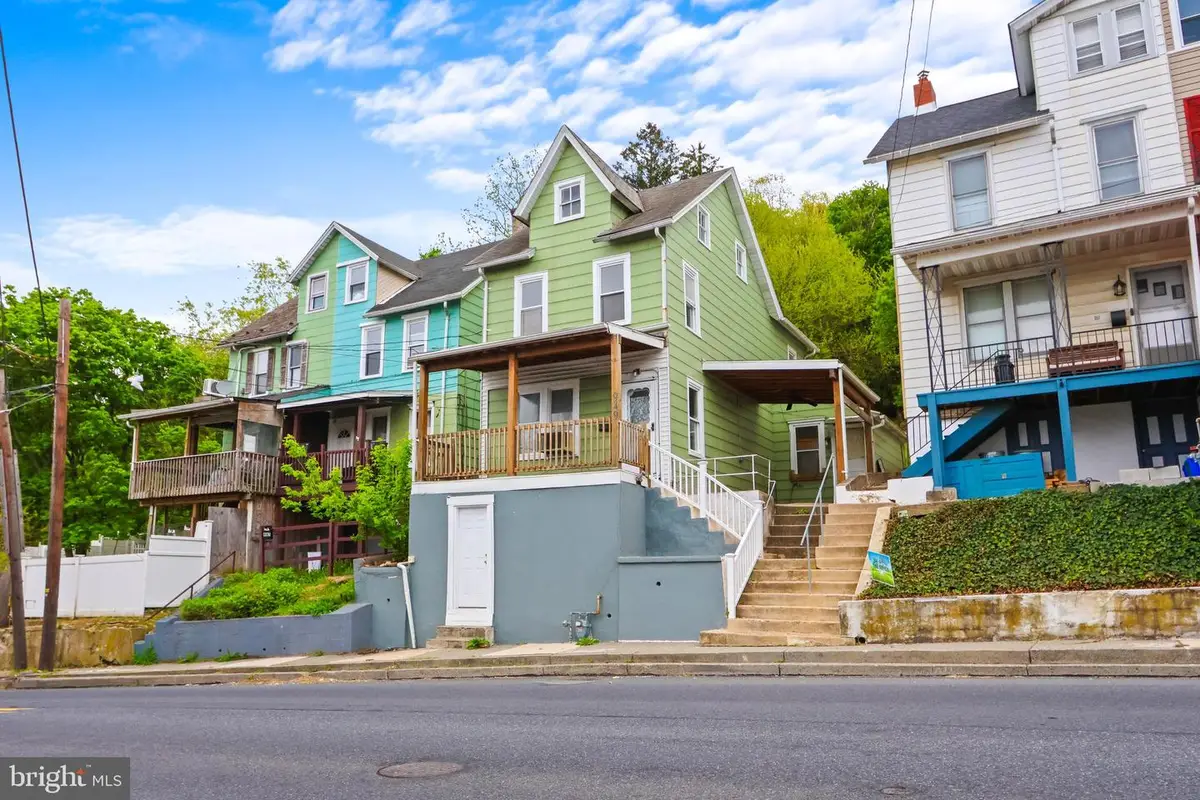 949 Wyandotte St, Bethlehem, PA 18015 - #1